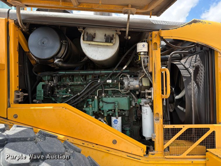 image for item ED5205 2006 Volvo L110E wheel loader