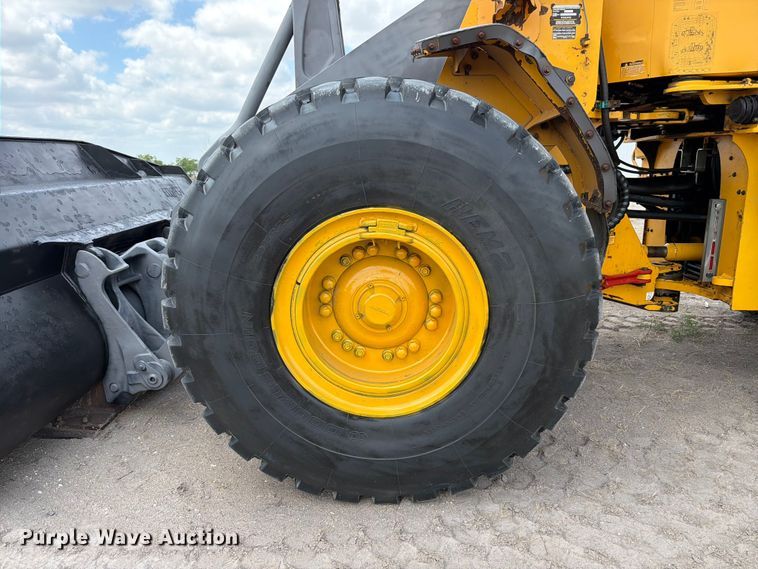 image for item ED5205 2006 Volvo L110E wheel loader