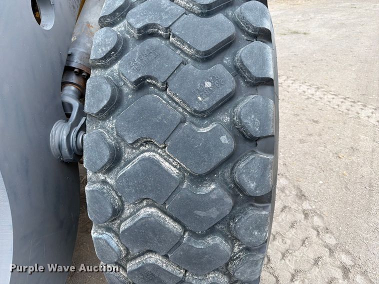 image for item ED5205 2006 Volvo L110E wheel loader