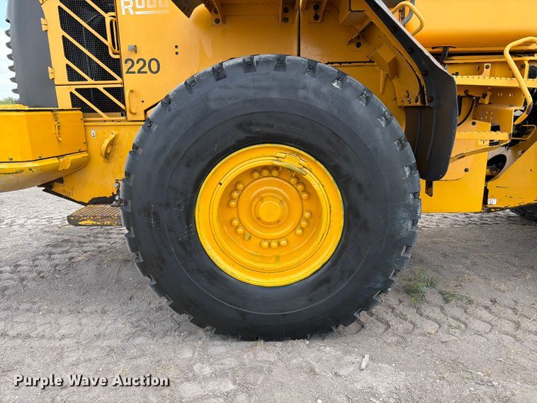 image for item ED5205 2006 Volvo L110E wheel loader