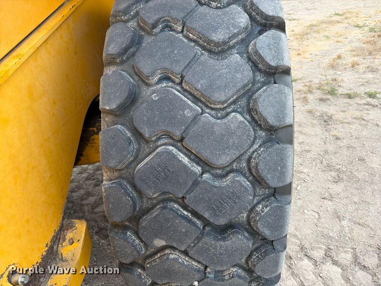 image for item ED5205 2006 Volvo L110E wheel loader
