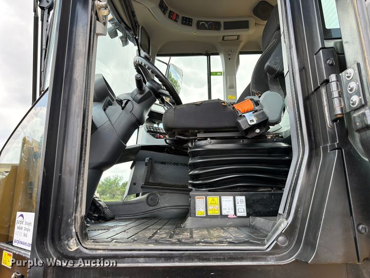 image for item ED5207 2022 Caterpillar 938M wheel loader