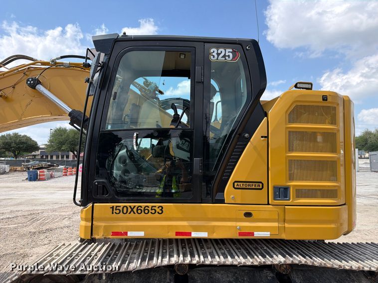 image for item ED5211 2022 Caterpillar 325 excavator