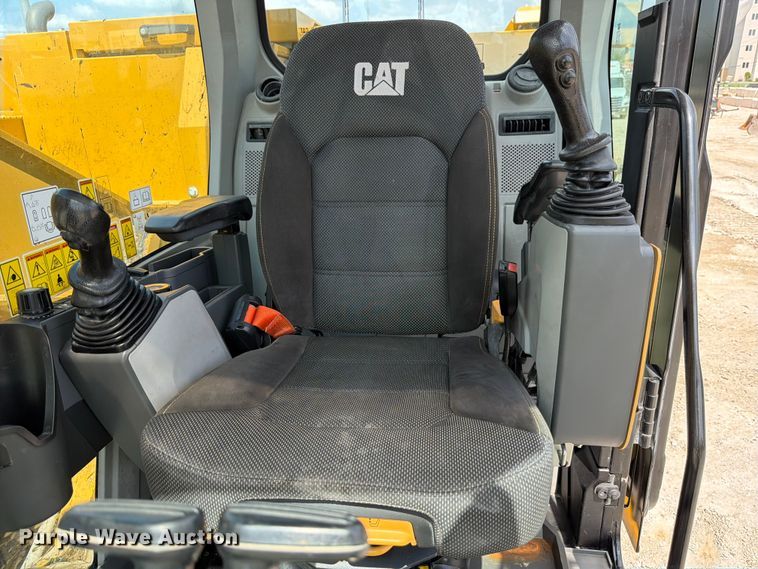 image for item ED5211 2022 Caterpillar 325 excavator