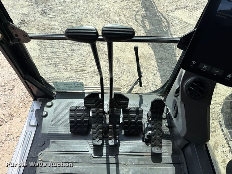 image for item ED5211 2022 Caterpillar 325 excavator