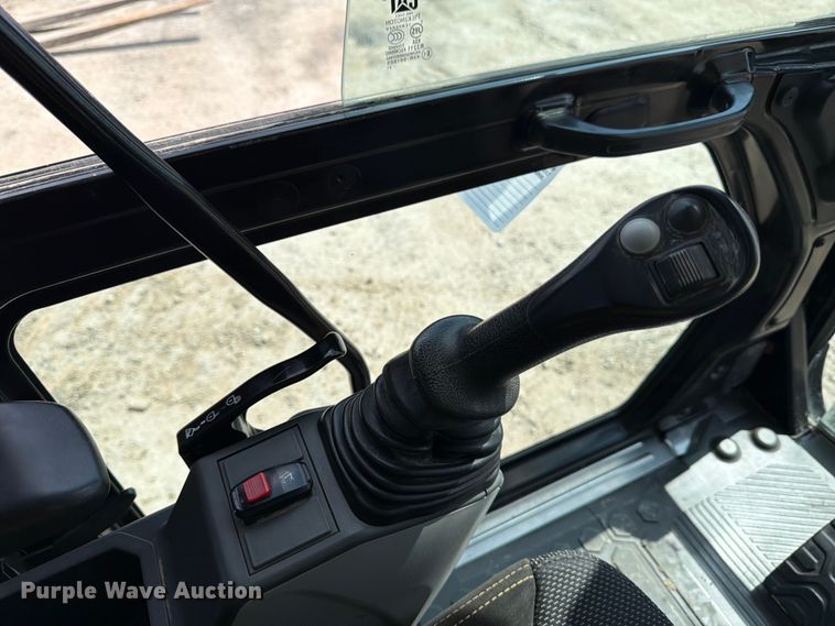 image for item ED5211 2022 Caterpillar 325 excavator