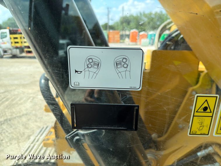 image for item ED5211 2022 Caterpillar 325 excavator