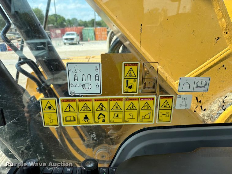 image for item ED5211 2022 Caterpillar 325 excavator