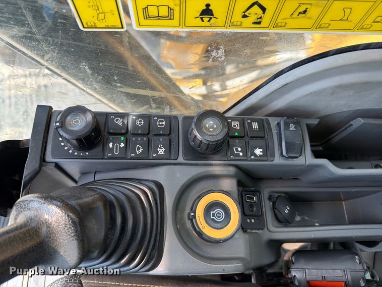 image for item ED5211 2022 Caterpillar 325 excavator