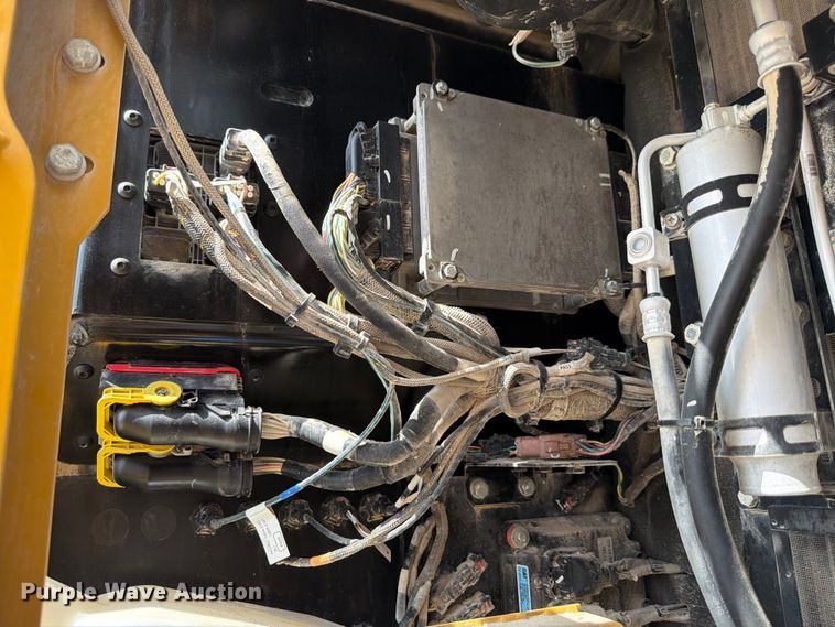 image for item ED5211 2022 Caterpillar 325 excavator