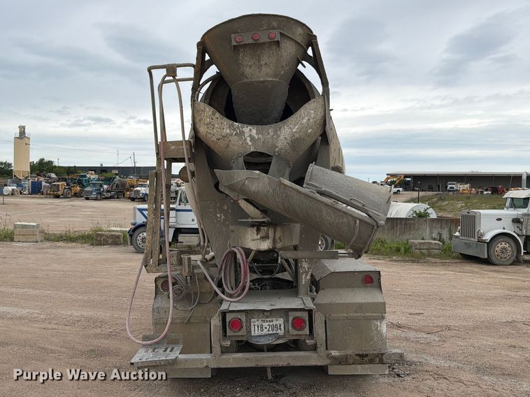 image for item ED5213 2000 International 5000 ready mix truck