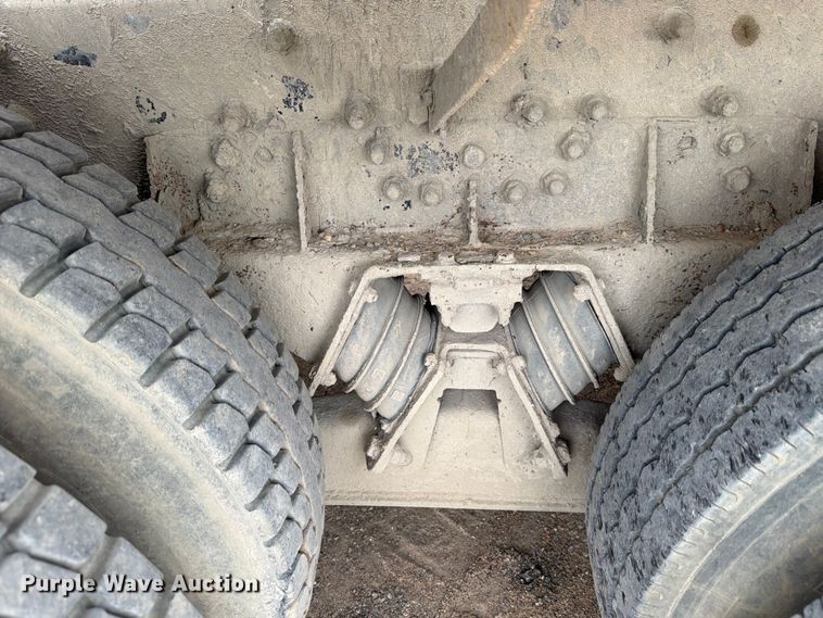 image for item ED5213 2000 International 5000 ready mix truck