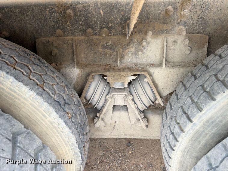 image for item ED5213 2000 International 5000 ready mix truck