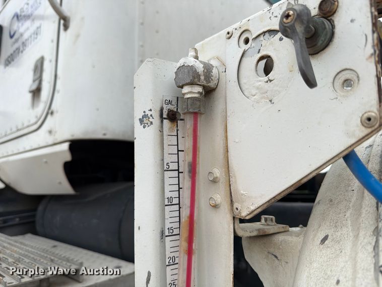 image for item ED5213 2000 International 5000 ready mix truck