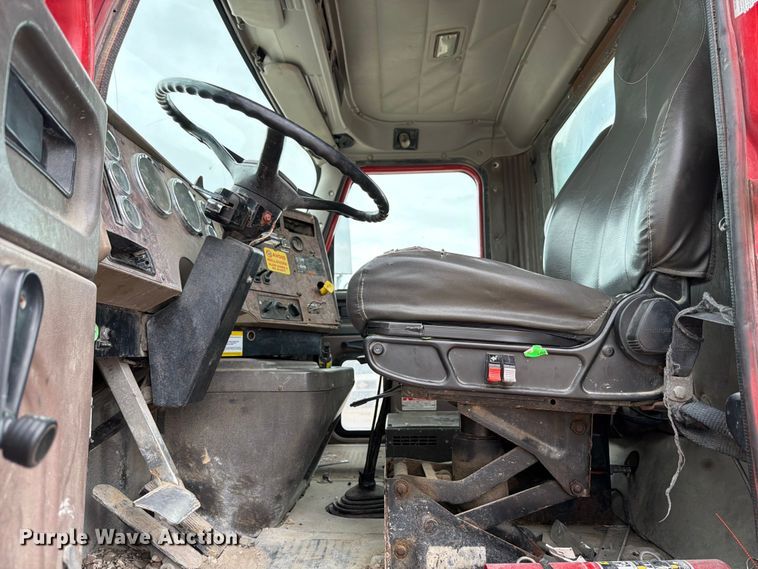 image for item ED5213 2000 International 5000 ready mix truck