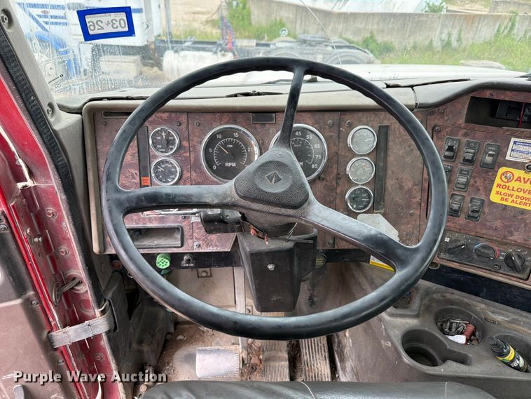 image for item ED5213 2000 International 5000 ready mix truck
