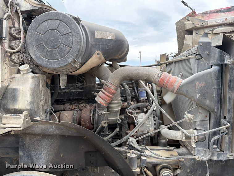 image for item ED5213 2000 International 5000 ready mix truck