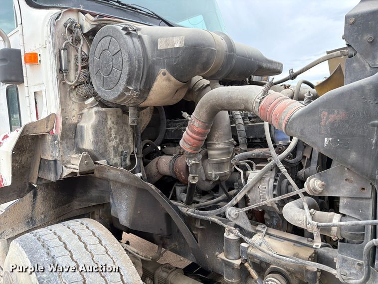 image for item ED5213 2000 International 5000 ready mix truck