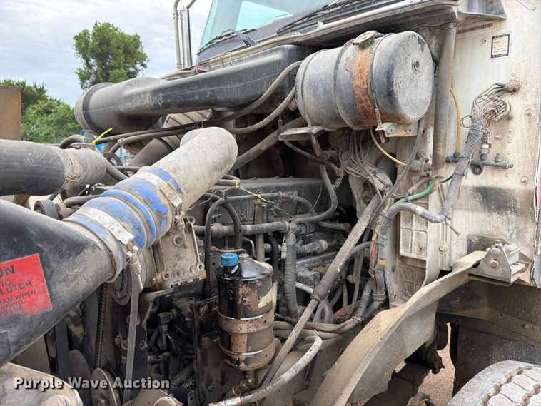 image for item ED5213 2000 International 5000 ready mix truck