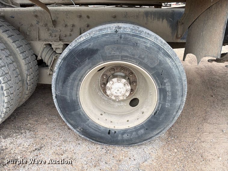 image for item ED5213 2000 International 5000 ready mix truck