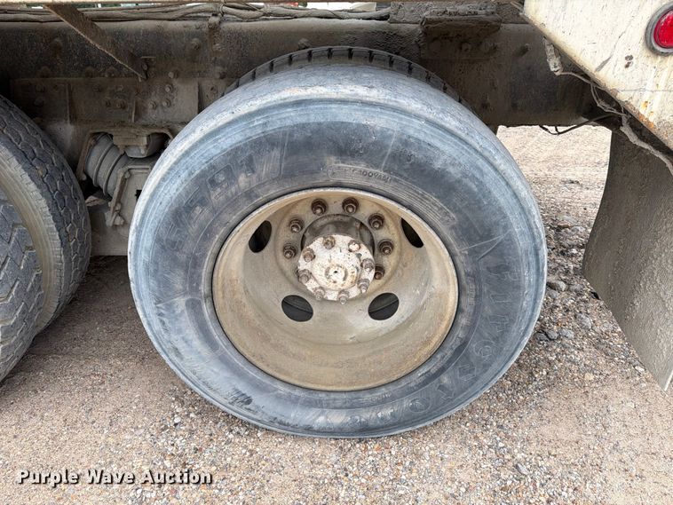 image for item ED5213 2000 International 5000 ready mix truck