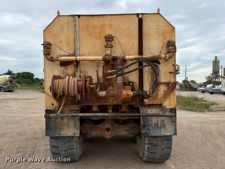 image for item ED5214 1996 Terex 2766C water wagon