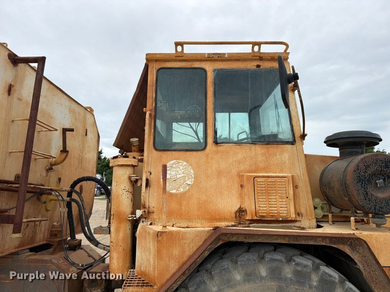 image for item ED5214 1996 Terex 2766C water wagon
