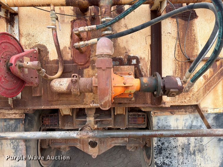 image for item ED5214 1996 Terex 2766C water wagon