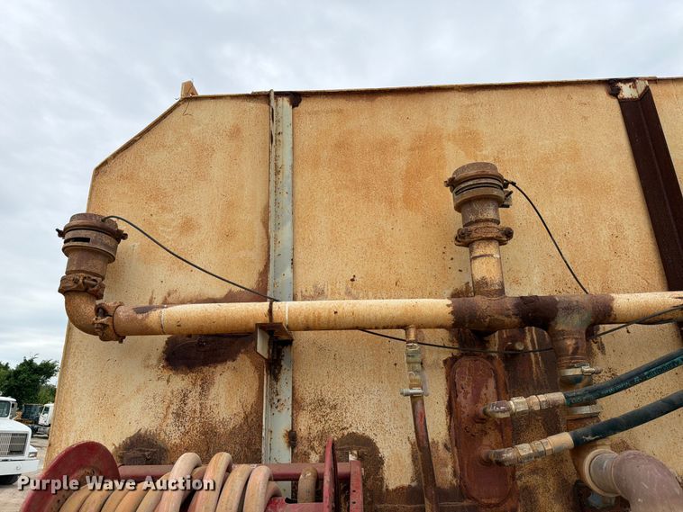 image for item ED5214 1996 Terex 2766C water wagon