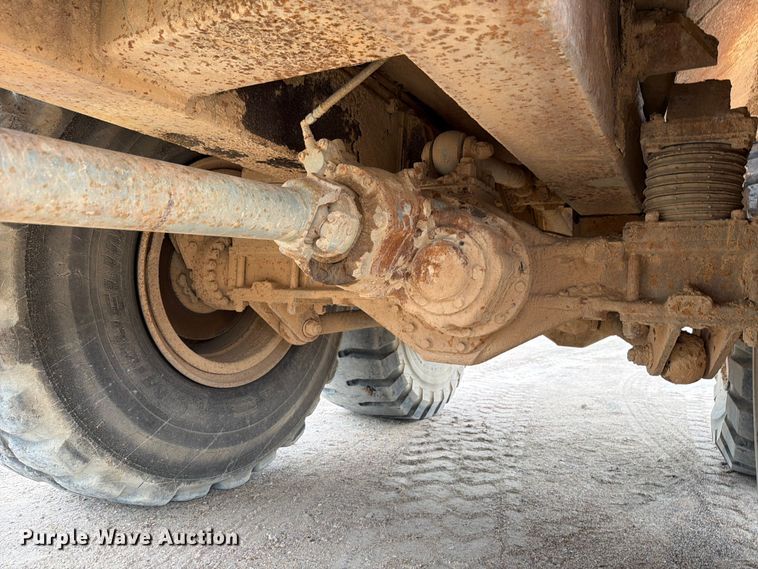 image for item ED5214 1996 Terex 2766C water wagon