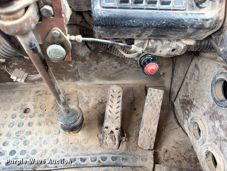 image for item ED5214 1996 Terex 2766C water wagon