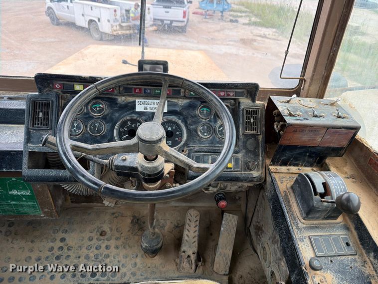 image for item ED5214 1996 Terex 2766C water wagon