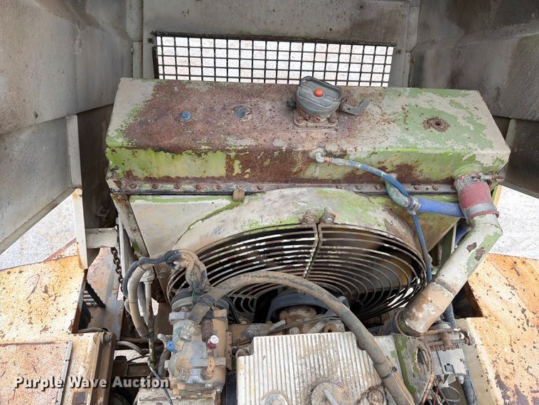 image for item ED5214 1996 Terex 2766C water wagon