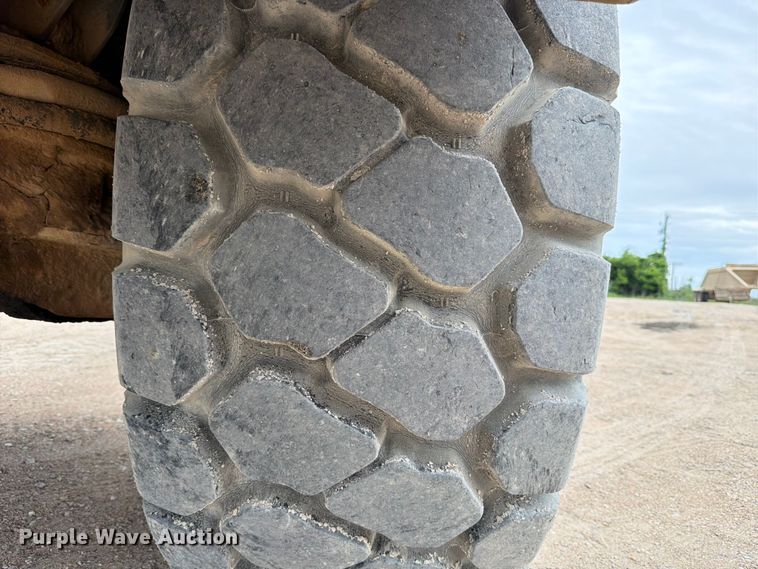 image for item ED5214 1996 Terex 2766C water wagon