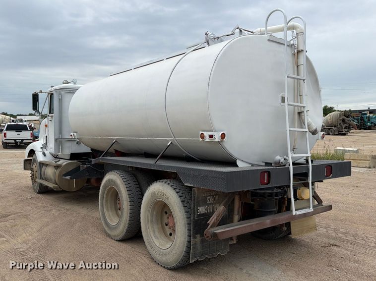image for item ED5215 1993 International 9200 water truck