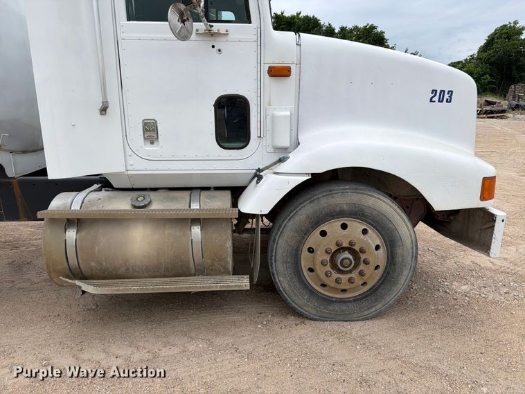 image for item ED5215 1993 International 9200 water truck