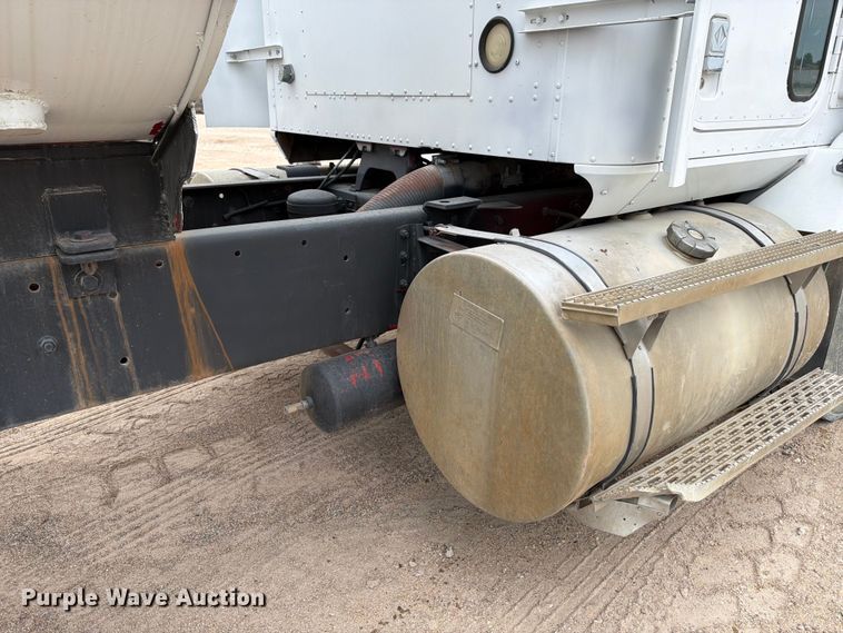 image for item ED5215 1993 International 9200 water truck