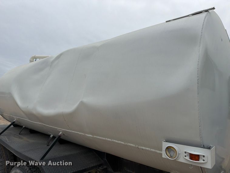 image for item ED5215 1993 International 9200 water truck