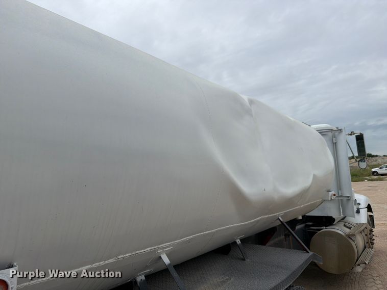 image for item ED5215 1993 International 9200 water truck