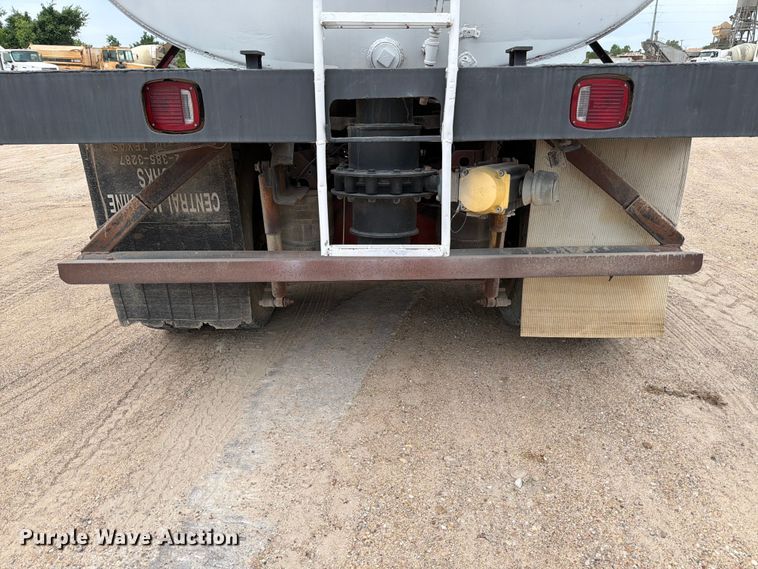 image for item ED5215 1993 International 9200 water truck