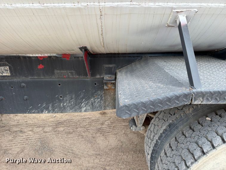 image for item ED5215 1993 International 9200 water truck