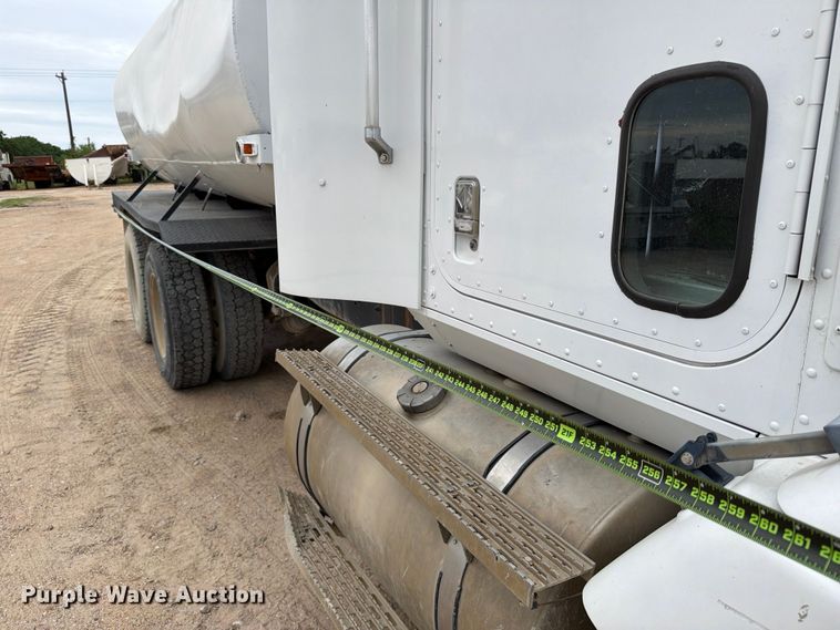 image for item ED5215 1993 International 9200 water truck