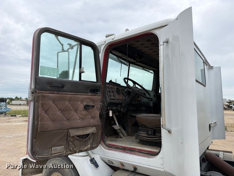 image for item ED5215 1993 International 9200 water truck