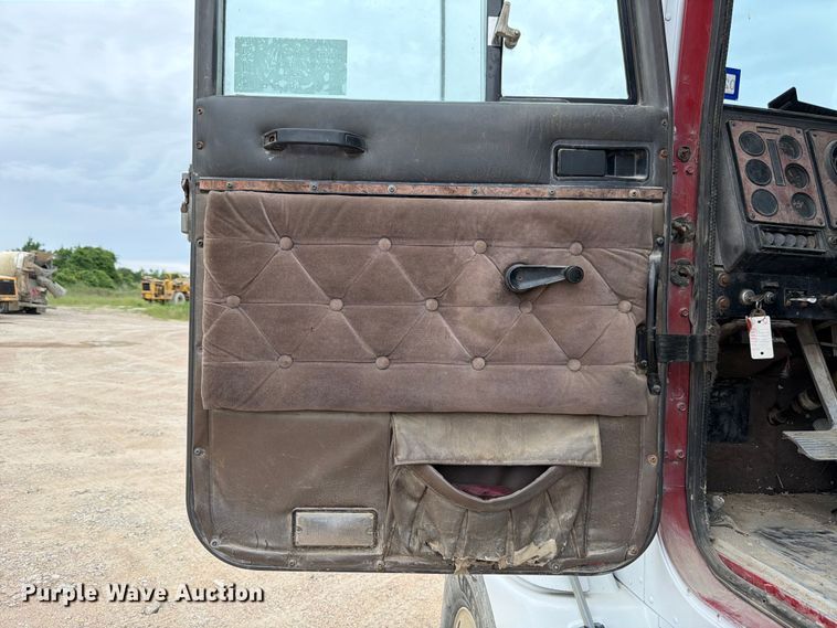 image for item ED5215 1993 International 9200 water truck