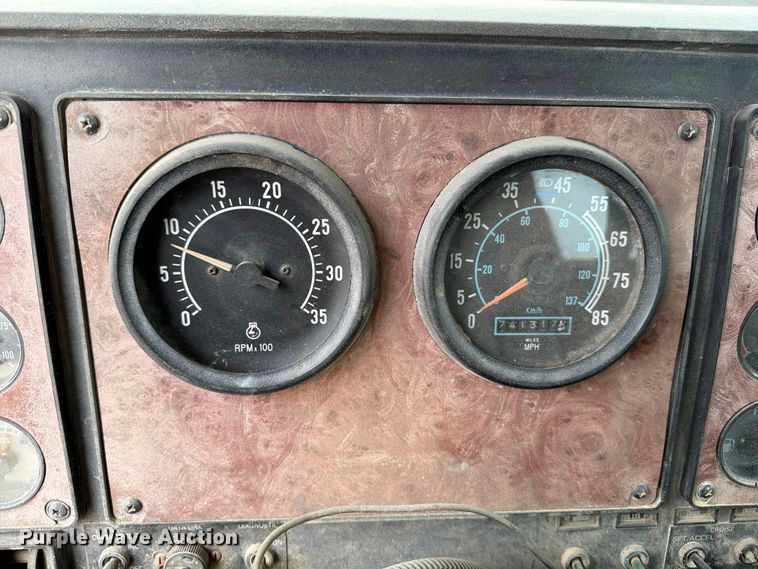 image for item ED5215 1993 International 9200 water truck