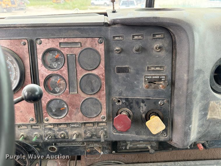 image for item ED5215 1993 International 9200 water truck