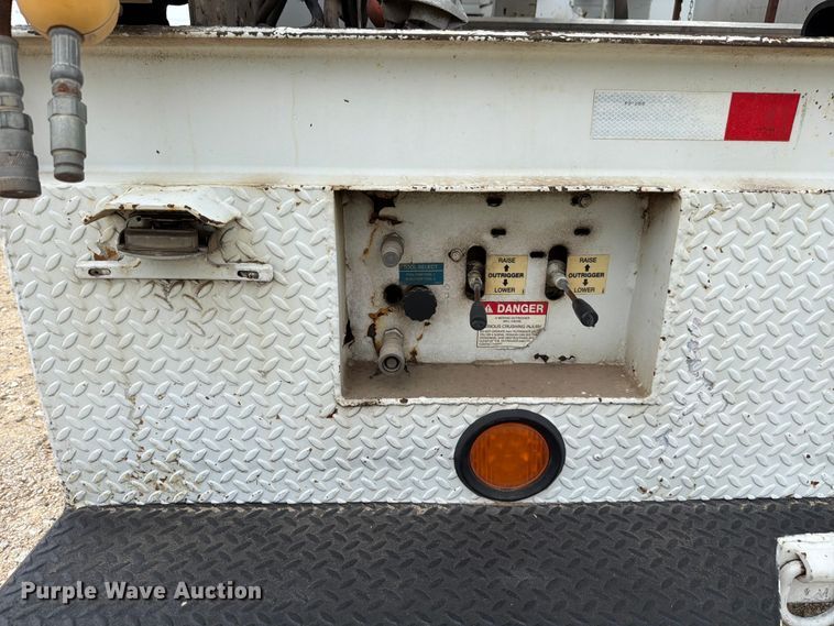 image for item ED5224 2011 Ford F750 bucket truck