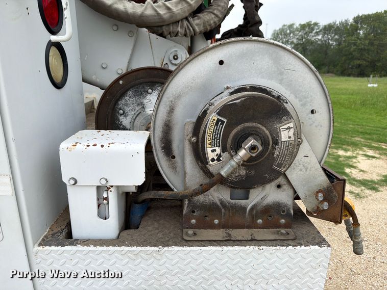 image for item ED5224 2011 Ford F750 bucket truck