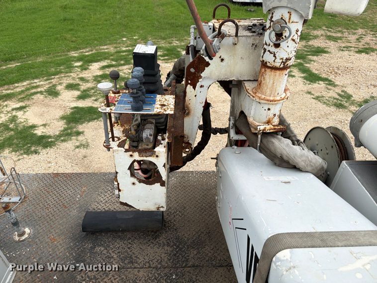 image for item ED5224 2011 Ford F750 bucket truck