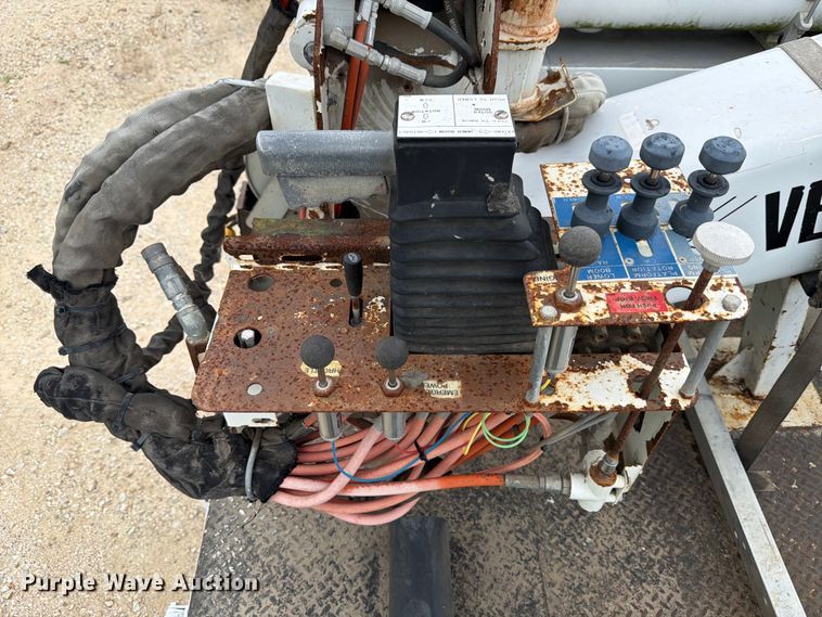image for item ED5224 2011 Ford F750 bucket truck